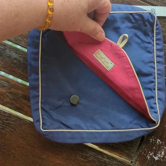 Vintage  "Phantom hosiery" bag - Picture 2 of 3